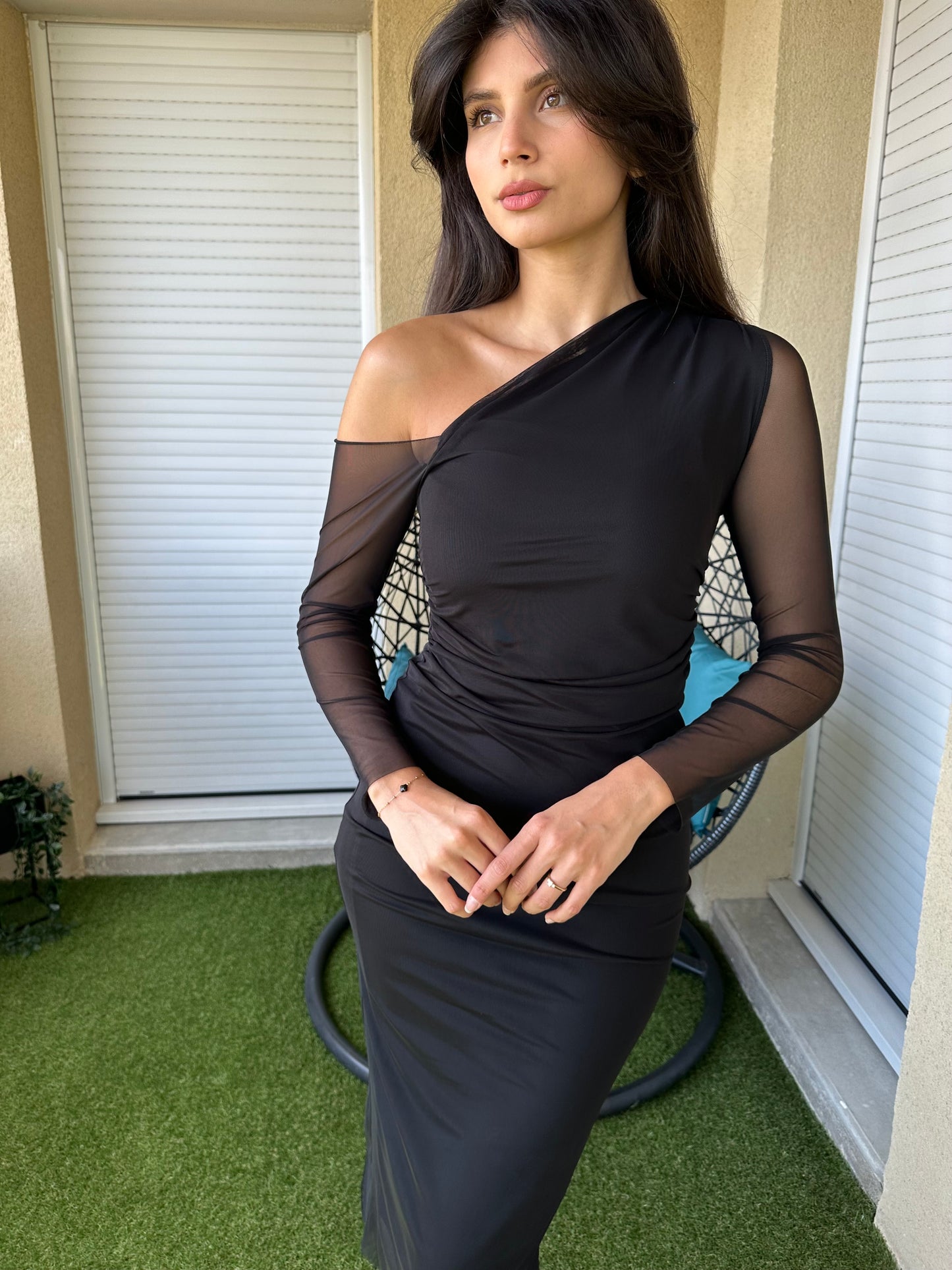 Robe épaule dénudée