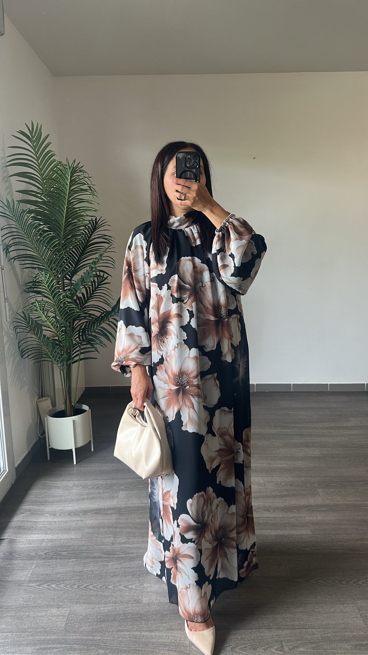 Robe longue fleurie noire doublée