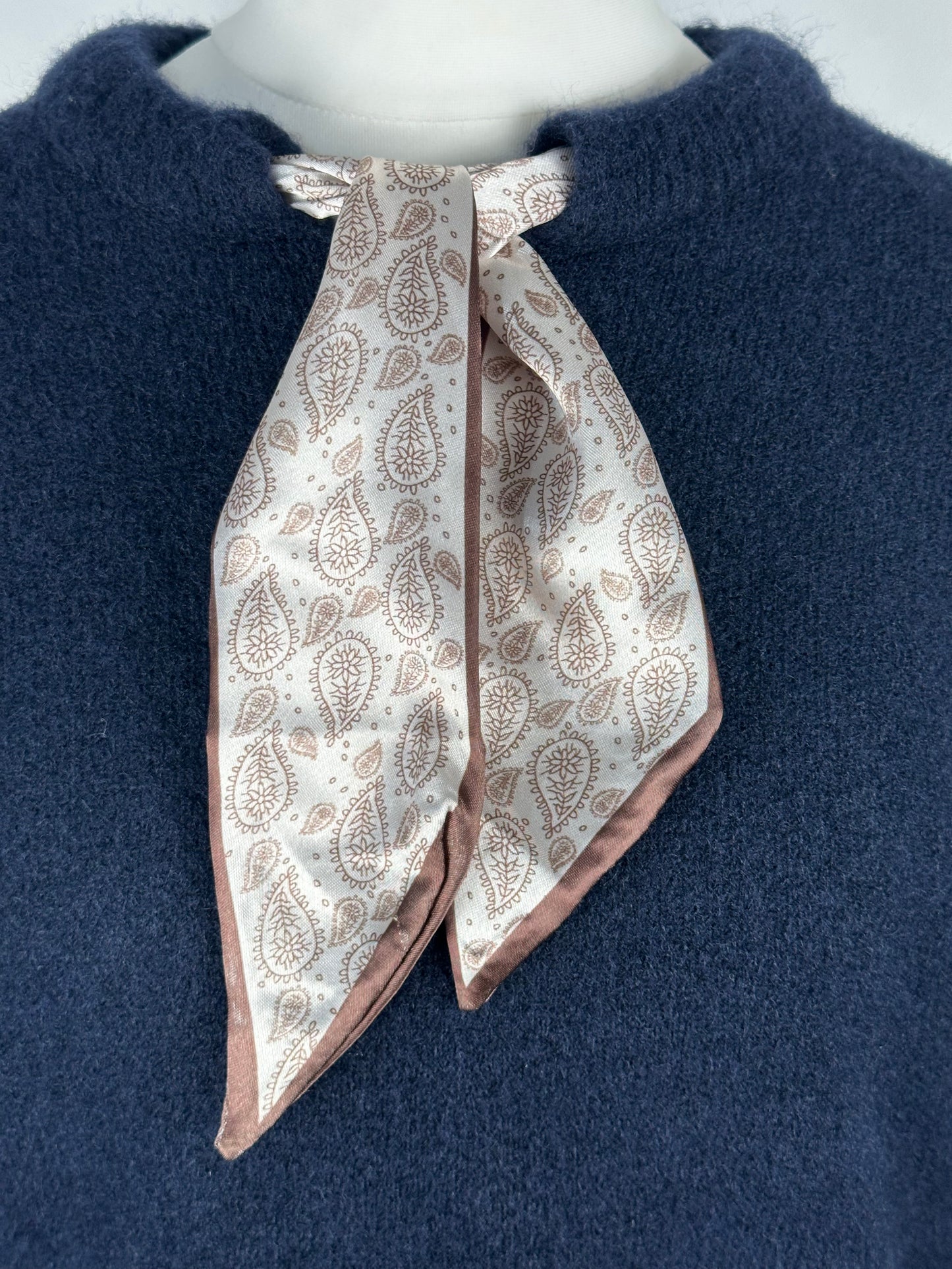 Pull foulard intégré