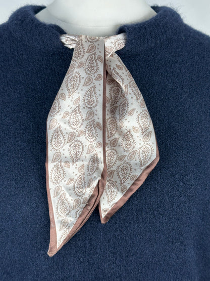 Pull foulard intégré