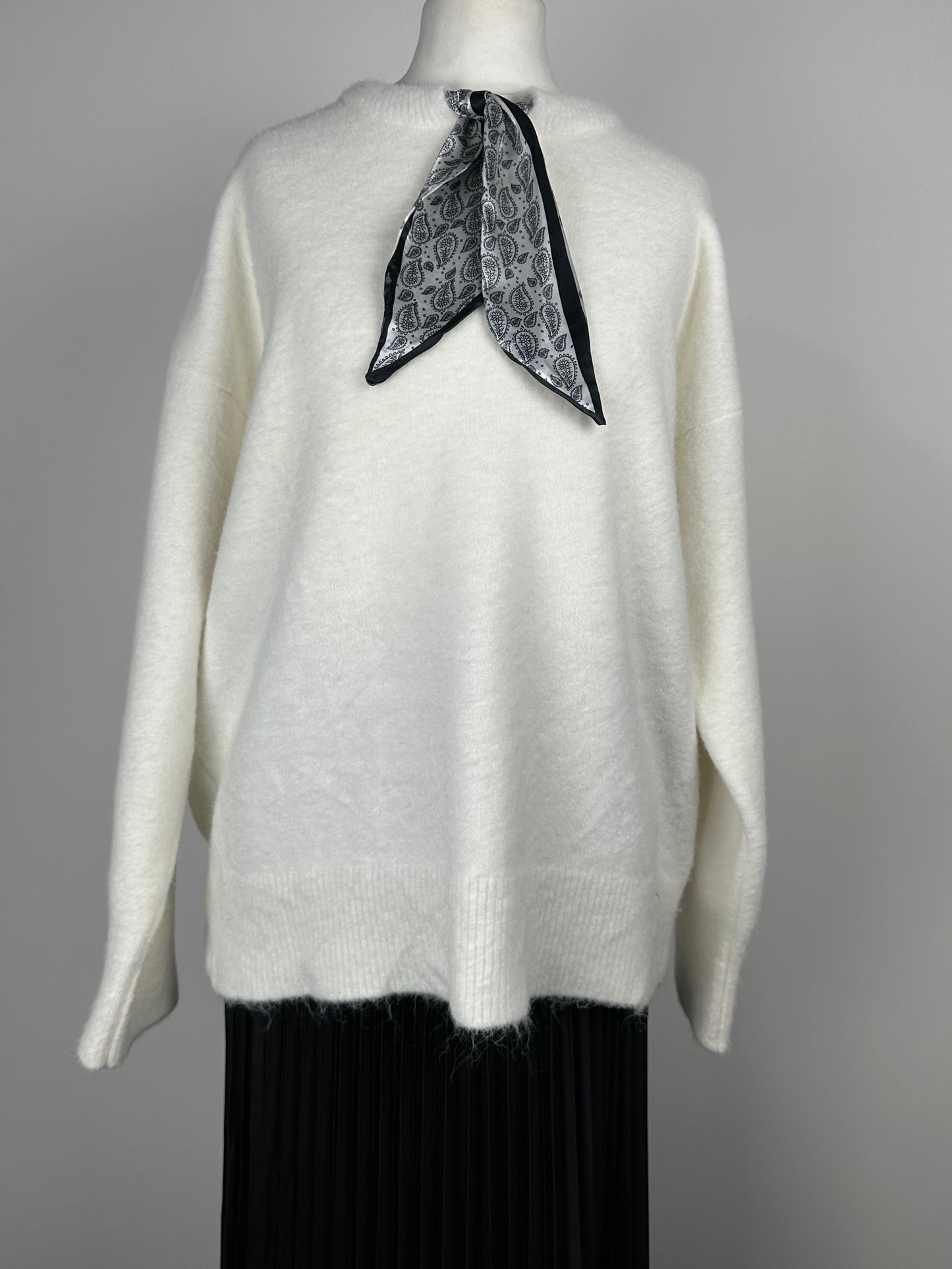 Pull foulard intégré