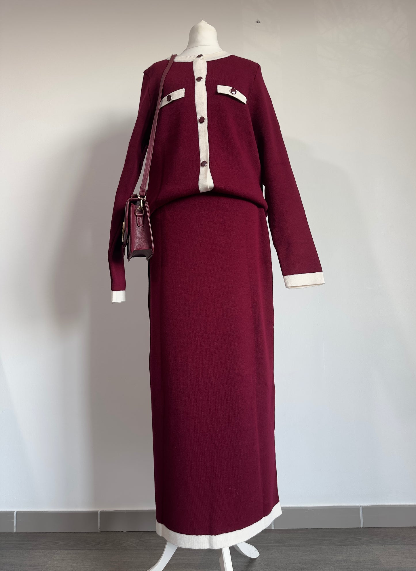 Ensemble cardigan et jupe