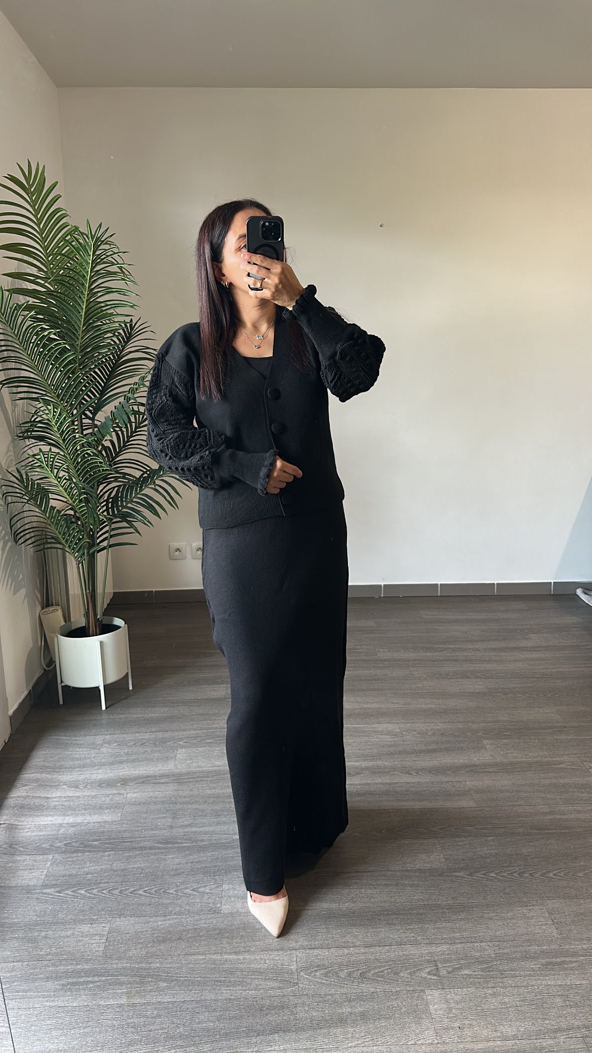 Ensemble cardigan et jupe noir