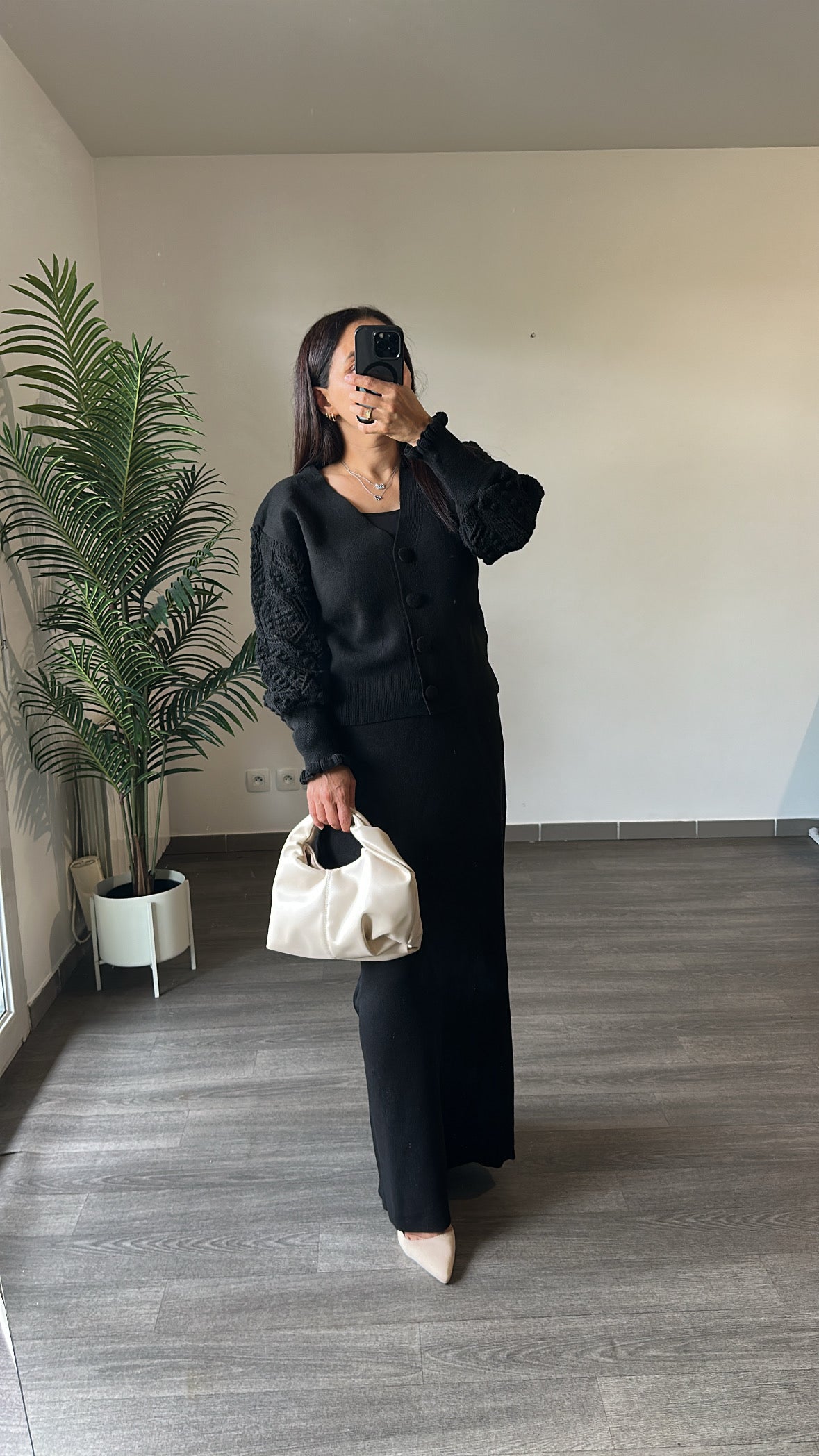 Ensemble cardigan et jupe noir