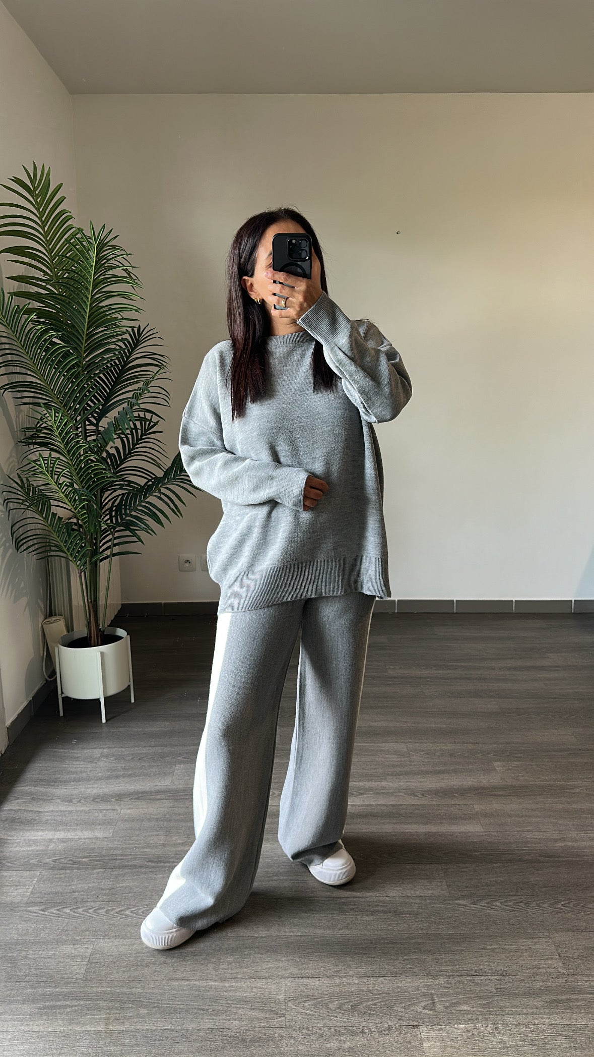 Ensemble pull & pantalon gris clair