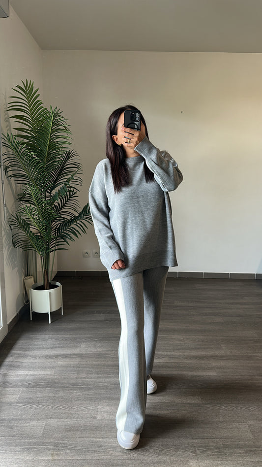 Ensemble pull & pantalon gris clair