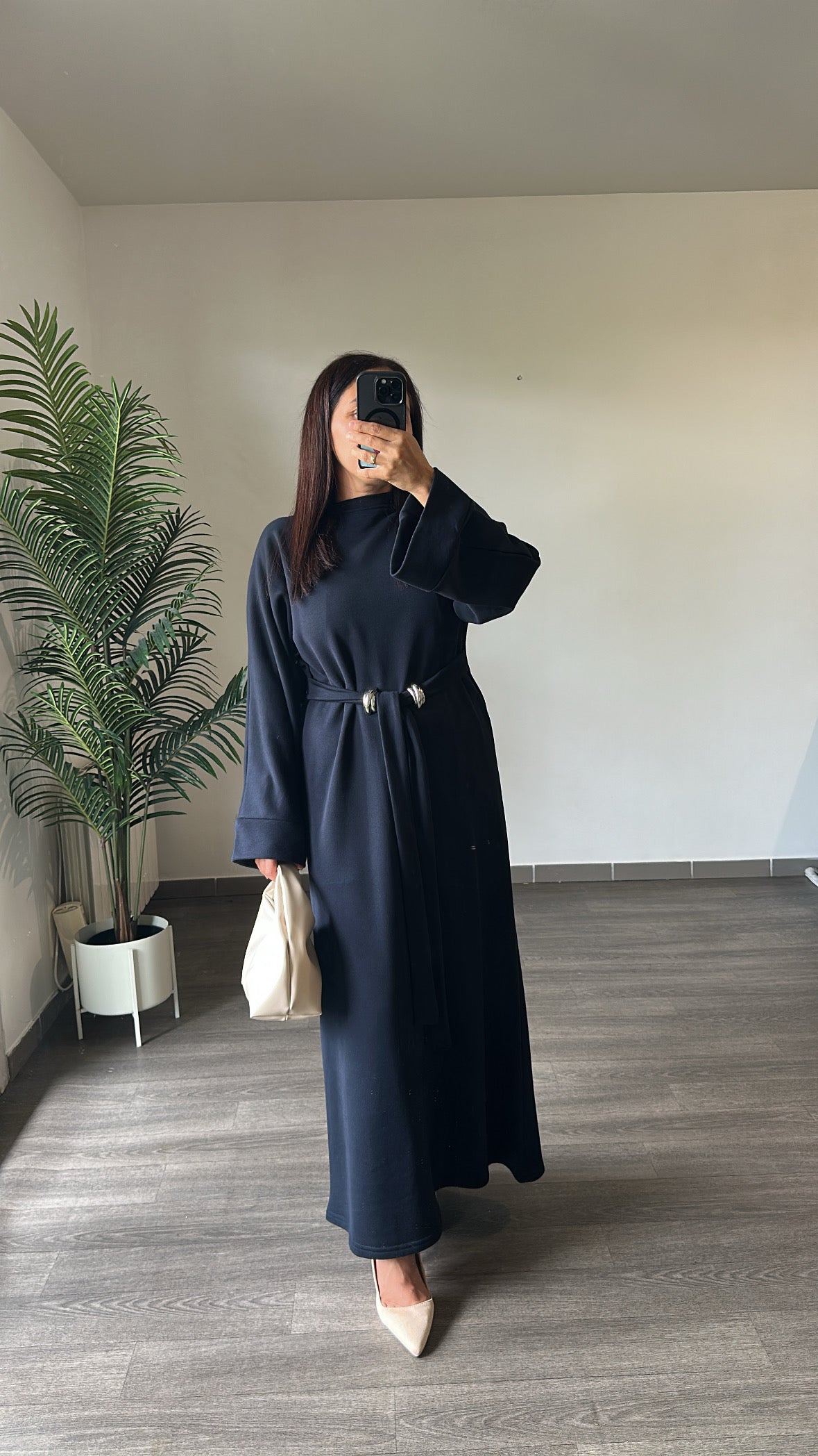 Robe longue ceinturée bleu marine