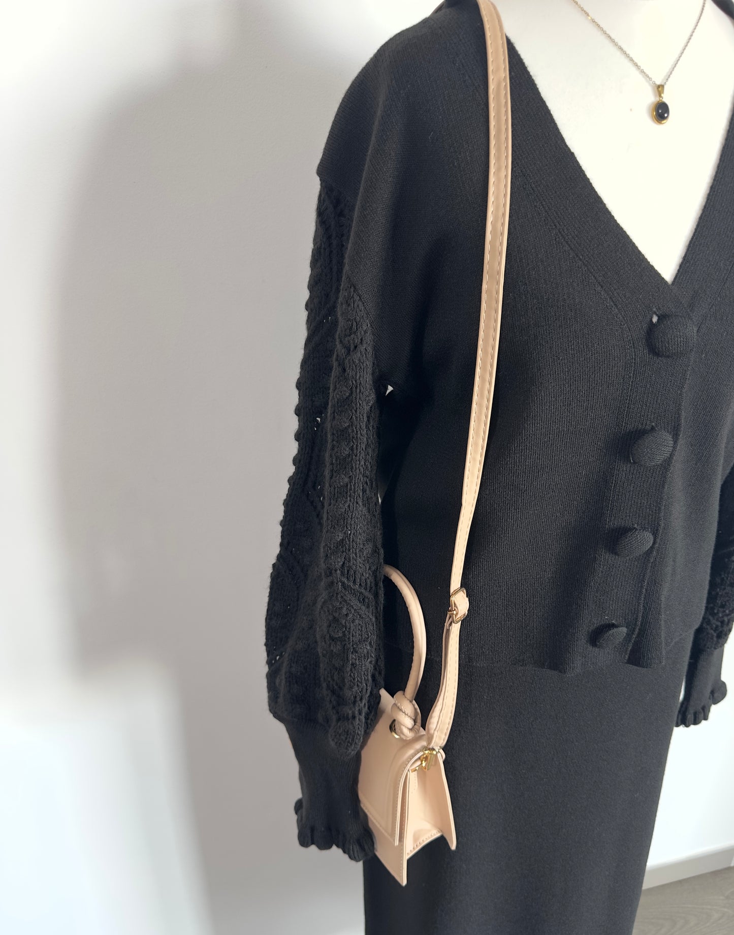 Ensemble cardigan et jupe noir