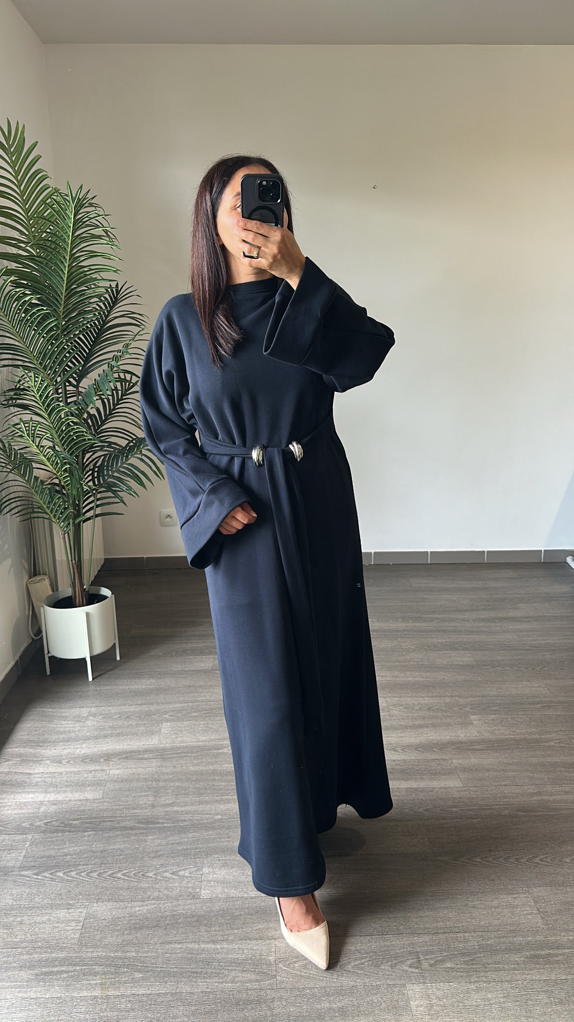 Robe longue ceinturée bleu marine