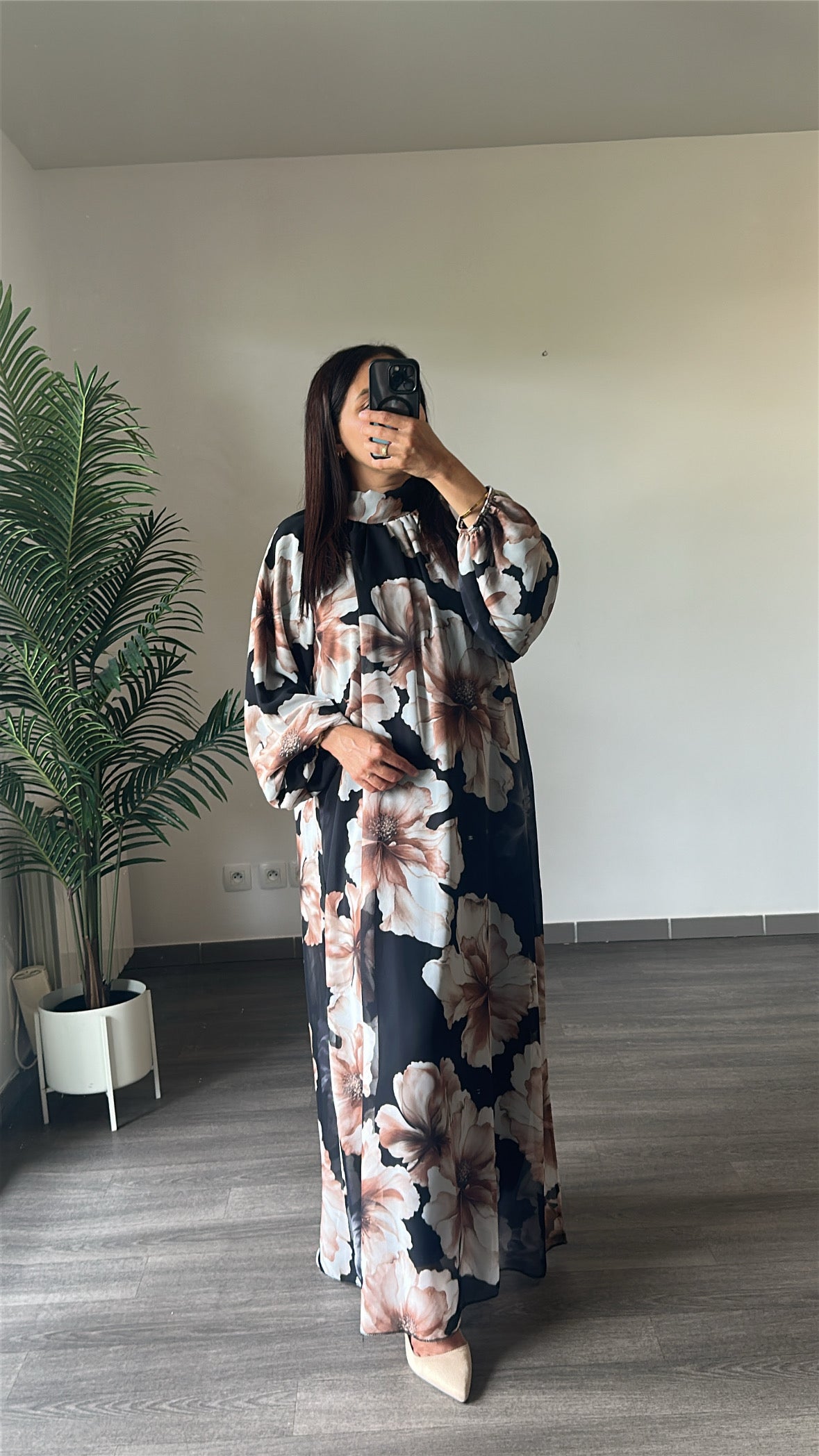 Robe longue fleurie noire doublée
