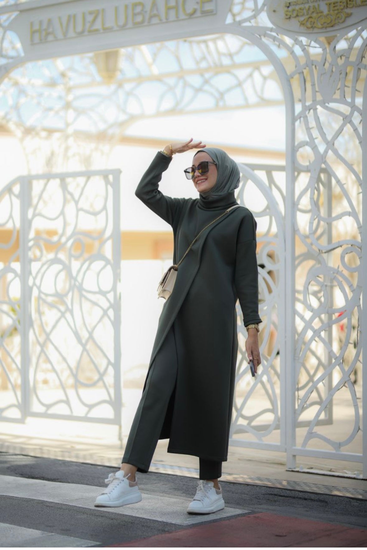 Ensemble pantalon + tunique à col montant