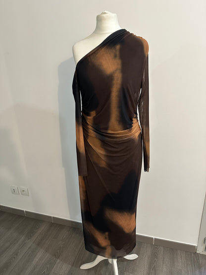 Robe en tulle à manches basse