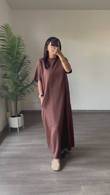 Robe Marron Coupe T-Shirt à Poches