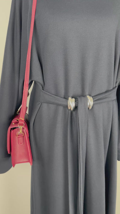 Robe longue ceinturée bleu marine