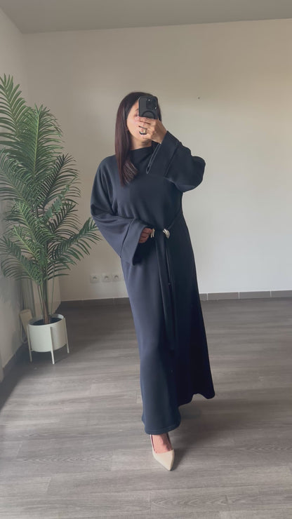 Robe longue ceinturée bleu marine